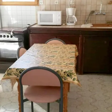 Apartmán Appartement D'Une Chambre A Saint Laurent Des Arbres Avec Jardin Clos A 90 Km De La Plage
