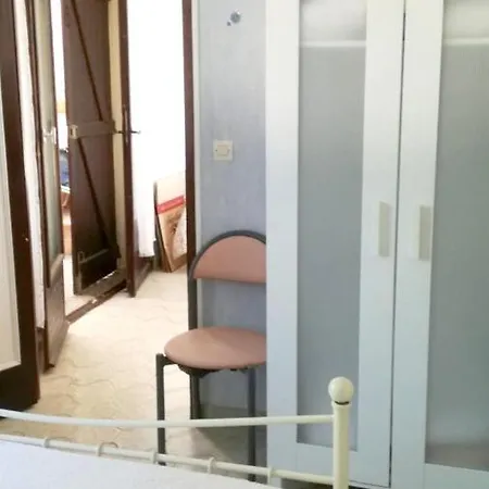 Appartement D'Une Chambre A Saint Laurent Des Arbres Avec Jardin Clos A 90 Km De La Plage Apartmán *