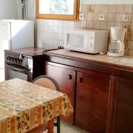 Apartmán Appartement D'Une Chambre A Saint Laurent Des Arbres Avec Jardin Clos A 90 Km De La Plage