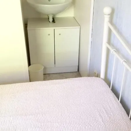 Appartement D'Une Chambre A Saint Laurent Des Arbres Avec Jardin Clos A 90 Km De La Plage Apartmán Saint-Laurent-des-Arbres